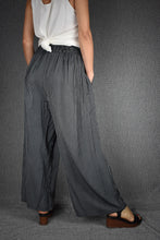 Load image into Gallery viewer, Yoke Pleated Pants