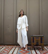 Load image into Gallery viewer, Double Layered Top