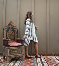 Load image into Gallery viewer, Swing Top