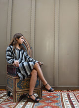 Load image into Gallery viewer, Swing Top